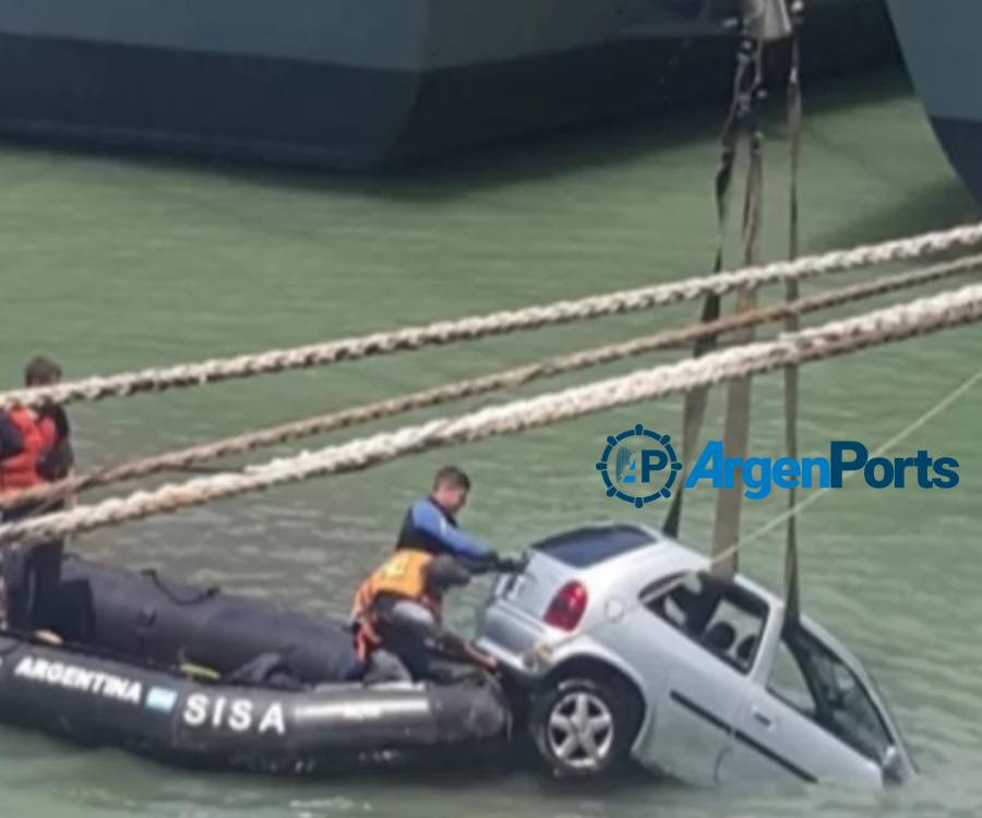 Empujado por fuertes vientos, un auto terminó hundido en la dársena de Puerto Belgrano