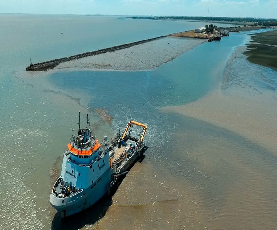 Jan de Nul avanza con el dragado de mantenimiento en Puerto Rosales