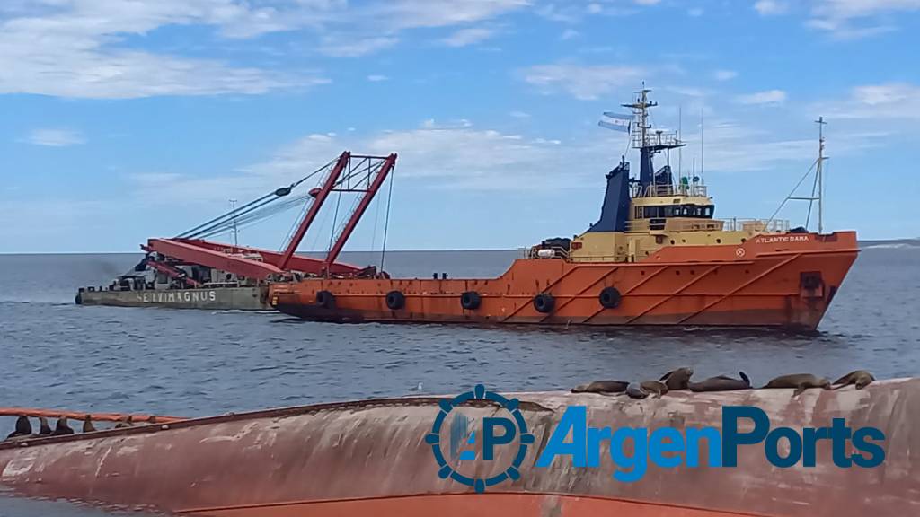 Llegó a Puerto Madryn la grúa de Servimagnus que reflotará al Pescagen IV