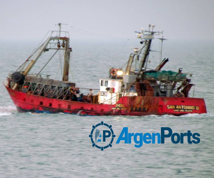 Mar adentro, a bordo de un pesquero, también se sufrió y festejó con la selección