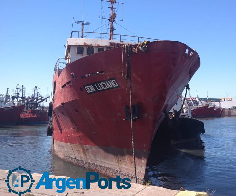 Mar del Plata: vararon al Don Luciano para su desguace y el puerto libera espacio