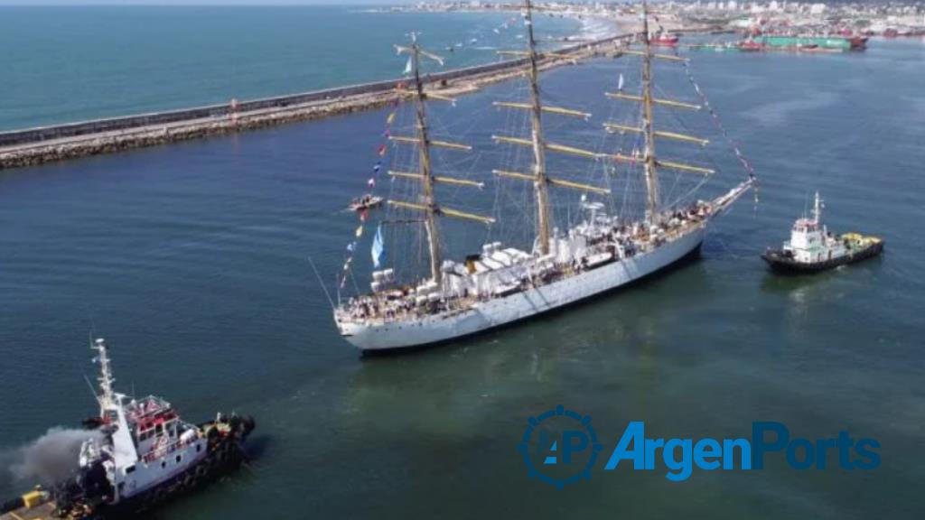 Luego de tres días de navegación, la Fragata Libertad llegó al puerto de Mar del Plata