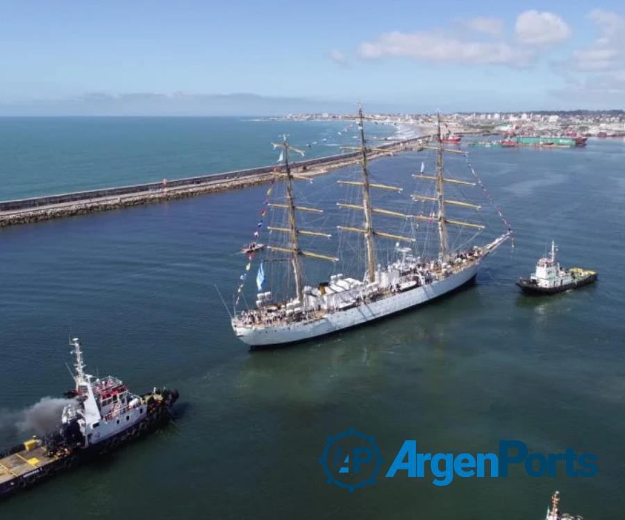 Luego de tres días de navegación, la Fragata Libertad llegó al puerto de Mar del Plata