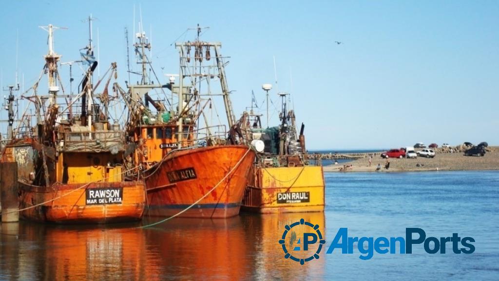 Tras llegar a un acuerdo entre las partes, regresó la actividad en el puerto de Rawson