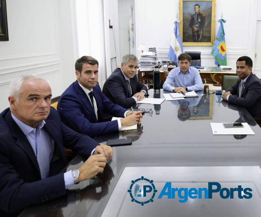 Kicillof se reunió con el presidente de YPF para analizar el proyecto de GNL en Bahía Blanca