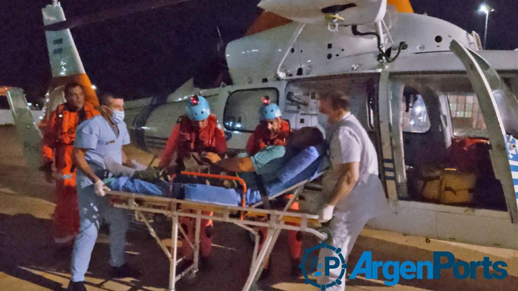 La Plata: Prefectura aeroevacuó a un práctico