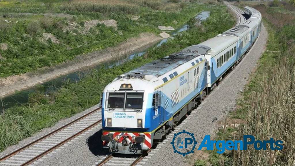 Polémica entre Diego Giuliano y Guillermo Dietrich por la recuperación del tren a Mendoza