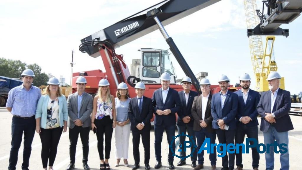 El ministro de Transporte Diego Giuliano recorrió el puerto de Santa Fe