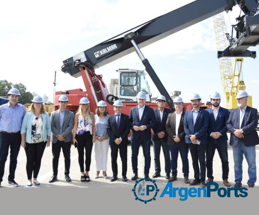 El ministro de Transporte Diego Giuliano recorrió el puerto de Santa Fe