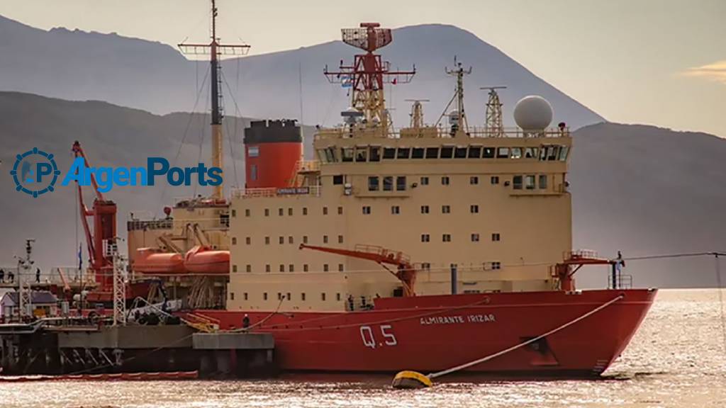 El rompehielos ARA “Almirante Irízar” arribó a la ciudad de Ushuaia