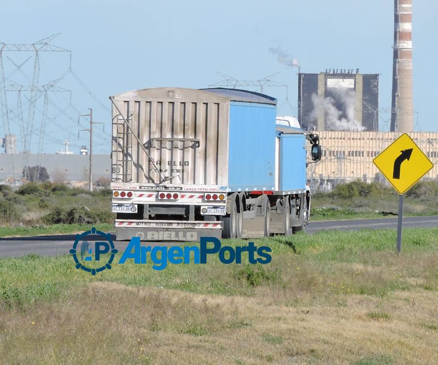 Las cámaras de transportistas y el gobierno acordaron crear una mesa de trabajo