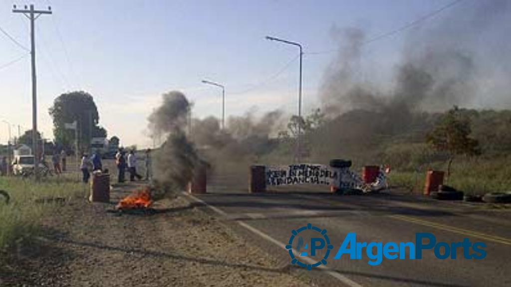 Puerto San Antonio Este: trabajadores de una pesquera cortaron el acceso