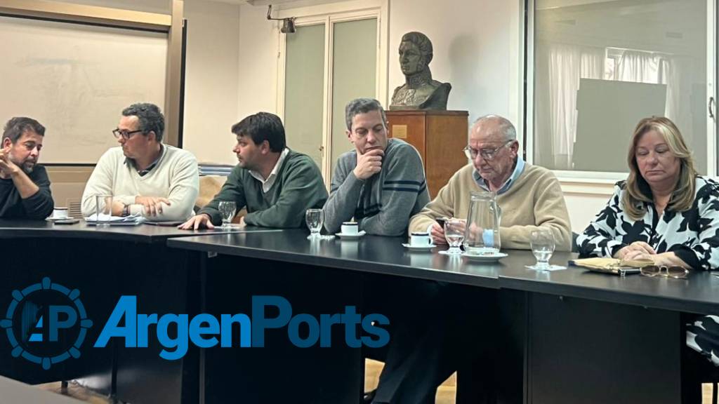 Buque para el INIDEP: reunión entre miembros de la industria naval y autoridades nacionales