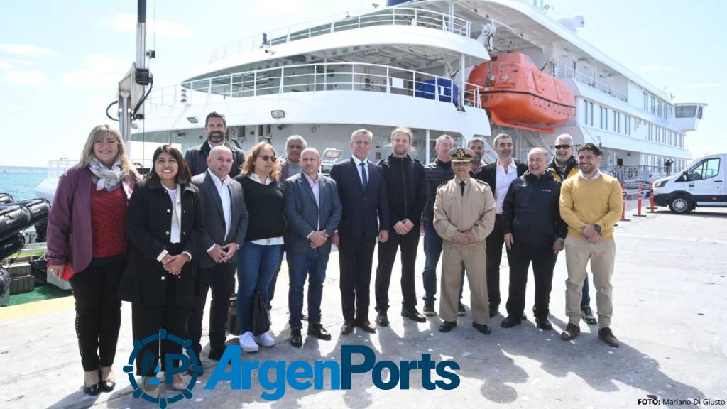 Con la llegada del Hondius, se inició la temporada de cruceros 2023/24 en Madryn