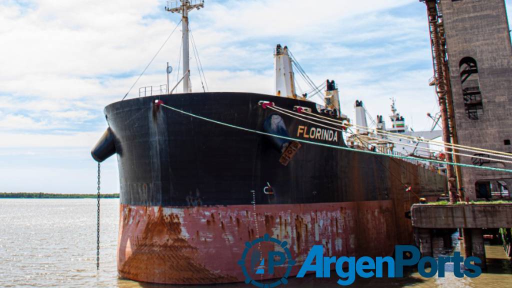 Atrasos en el ingreso de buques con fertilizantes al puerto de San Nicolás