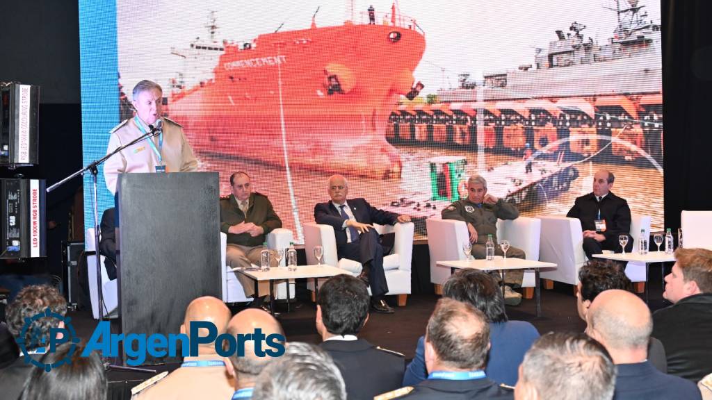 Prefectura participó en la apertura de la ESNAV 2023