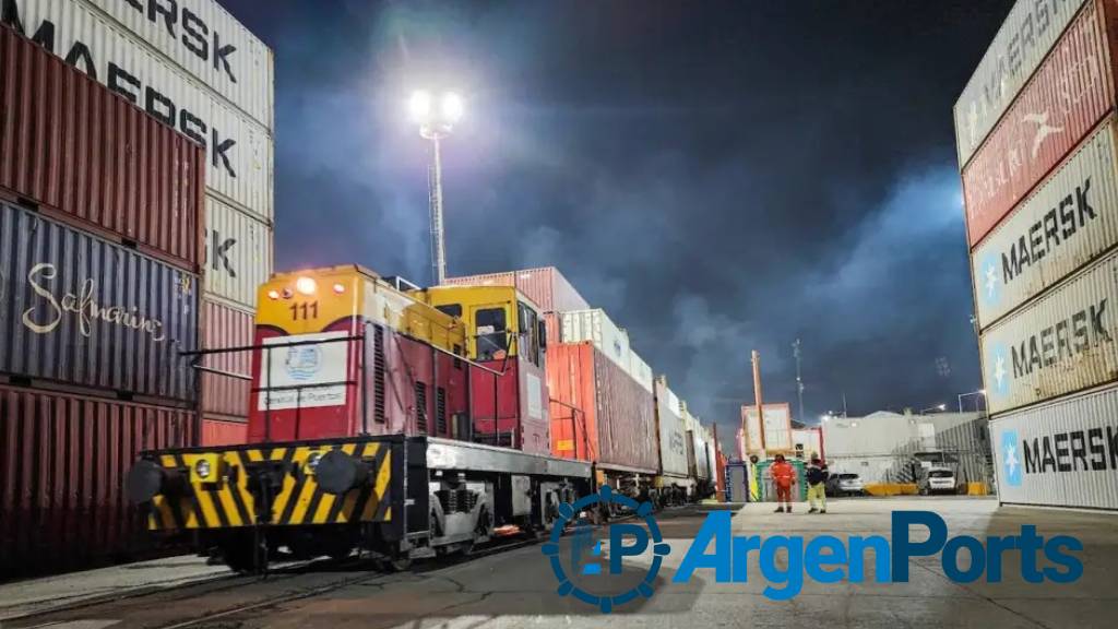 Primera operación ferroviaria con automotrices desde  APM Terminals Buenos Aires