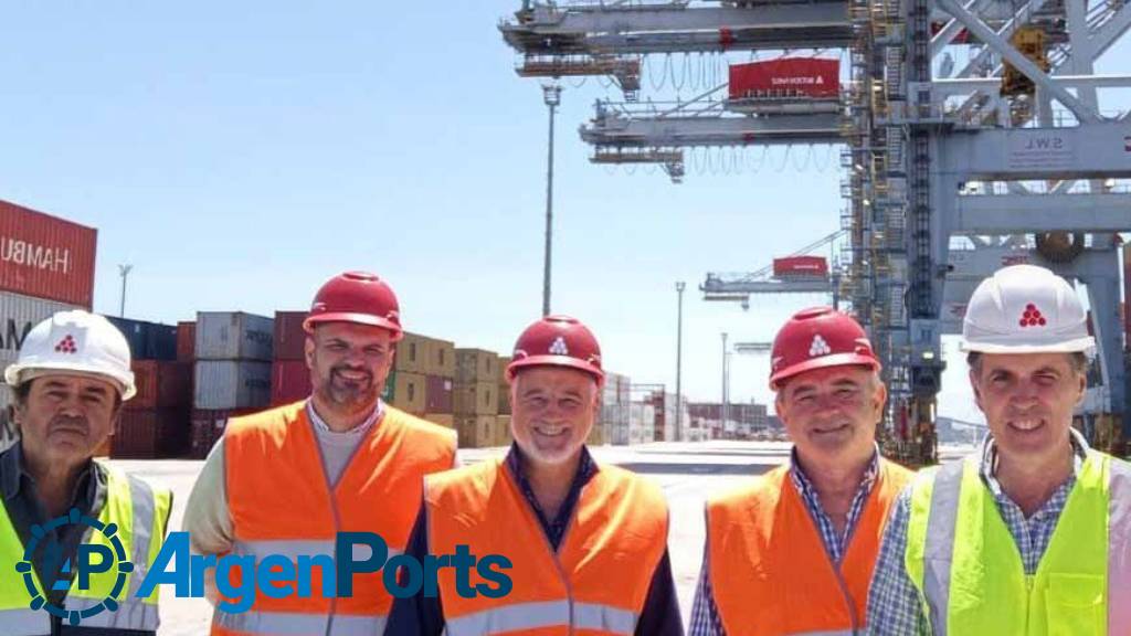 Visita del presidente del Puerto La Plata, José María Lojo, al puerto de Montevideo