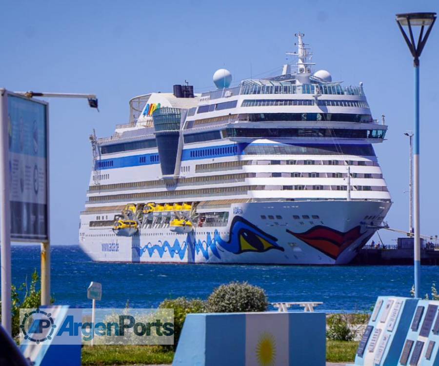 Antes de dirigirse a Ushuaia, el crucero AIDAsol  recaló en Puerto Madryn