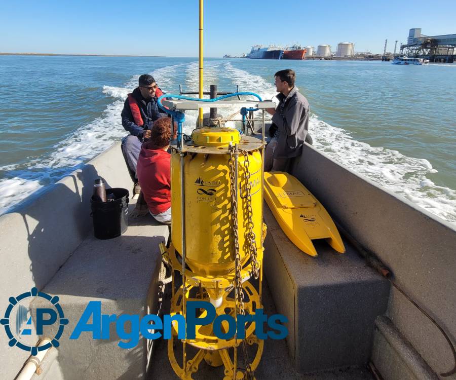 Diseñan una embarcación autónoma para analizar el agua en lagos, ríos y mares