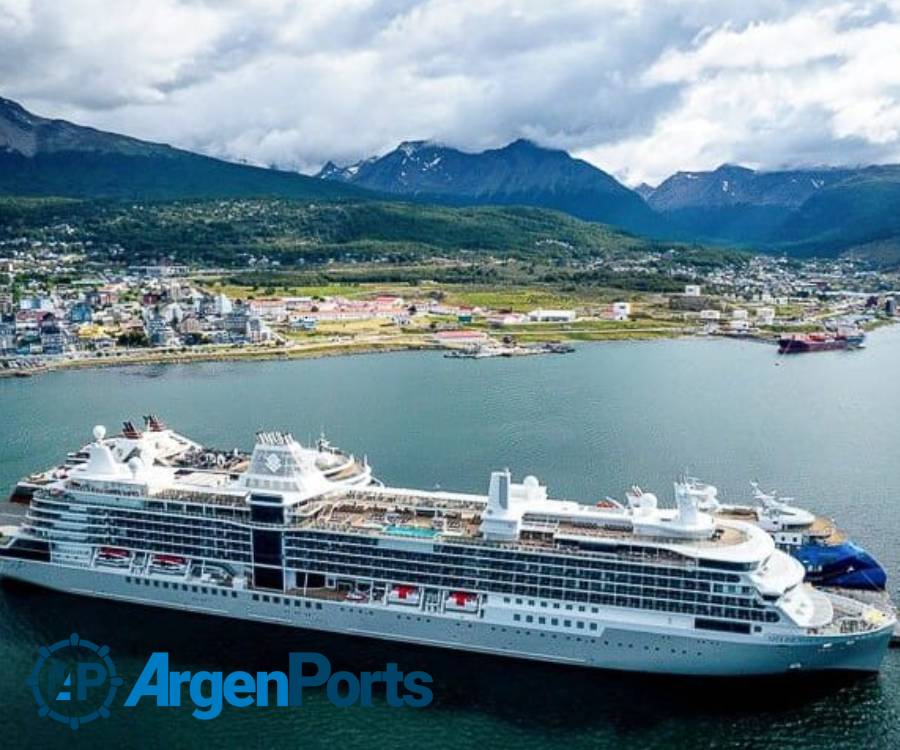 El Puerto de Ushuaia recibió al primer barco propulsado por gas natural licuado