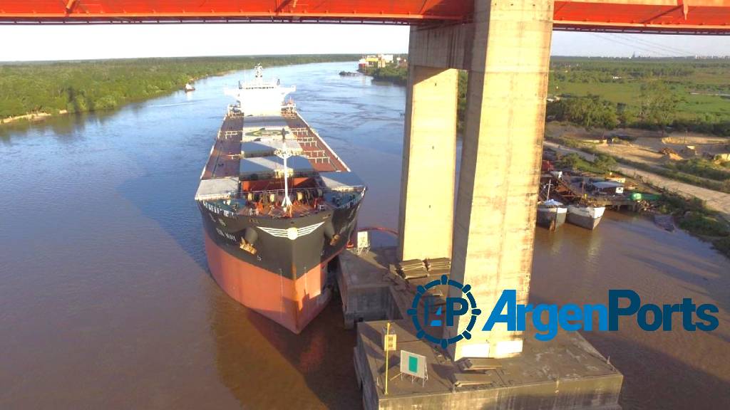 Paso a paso, así fue el operativo para liberar al buque que chocó el puente Zárate Brazo Largo