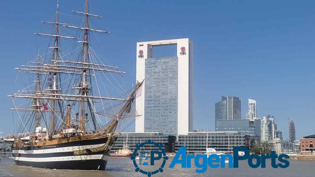 En video y fotos: llegó al puerto de Buenos Aires el buque escuela italiano Amerigo Vespucci