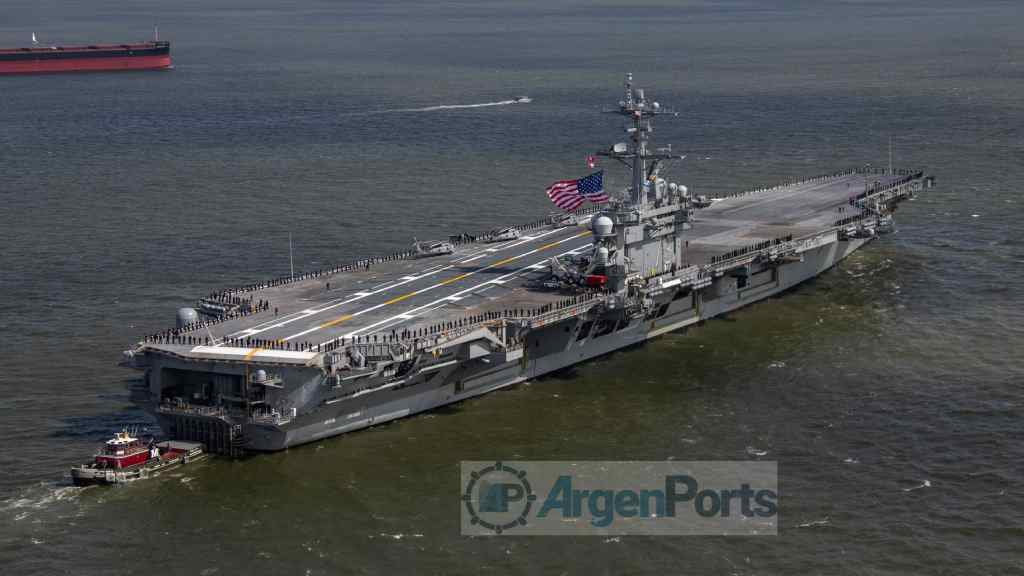 El portaviones USS George Washington ya navega rumbo a la Argentina