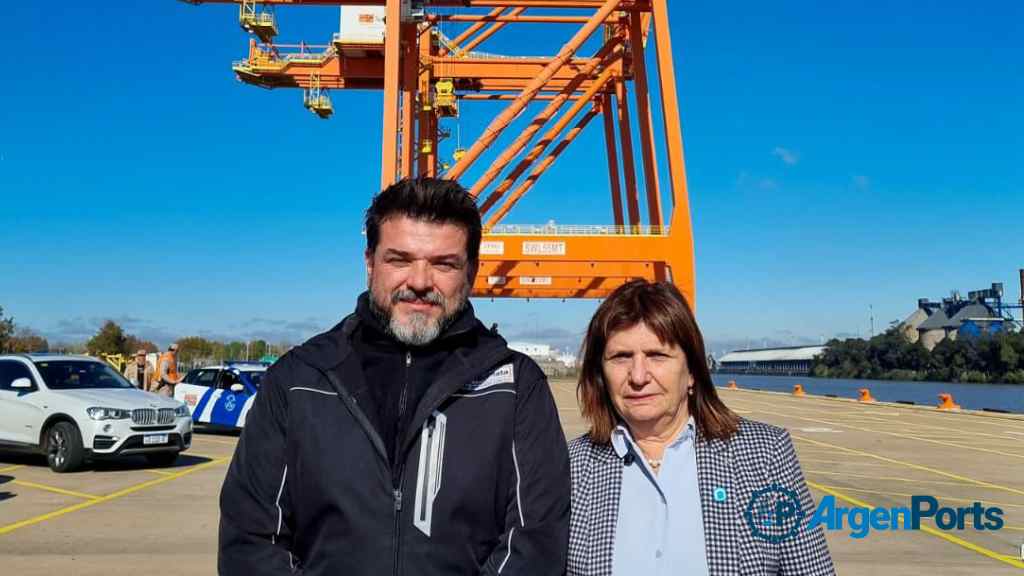 La ministra Patricia Bullrich visitó Tecplata, “la terminal más segura del país”