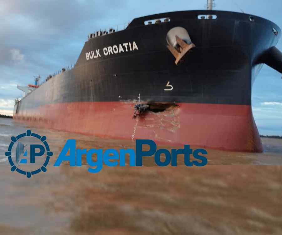 Chocaron un granelero y un convoy de barcazas a la altura del puerto de San Nicolás