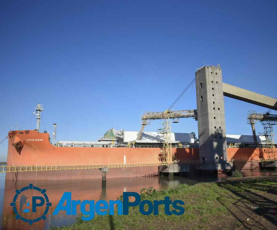 Histórica operatoria en el puerto de Bahía Blanca con un buque muy especial