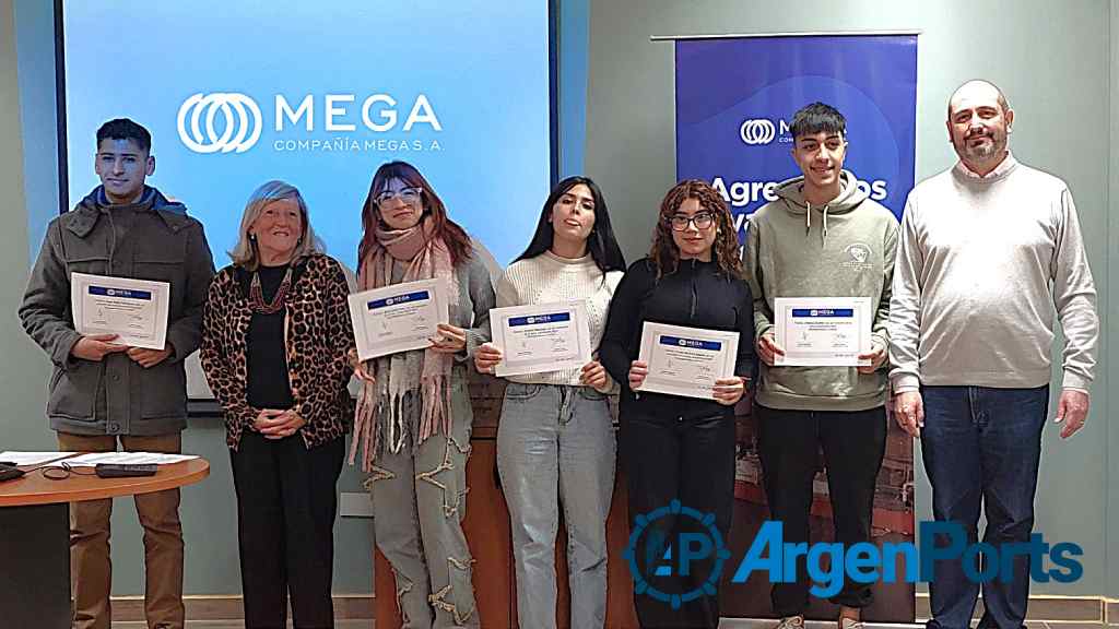 Compañía Mega Lanzó la edición N° 21 de su programa de becas universitarias