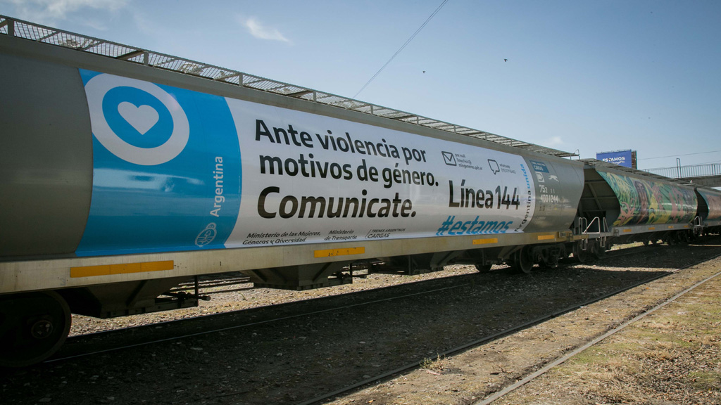 Incorporarán por primera vez a mujeres en las áreas operativas de trenes de carga