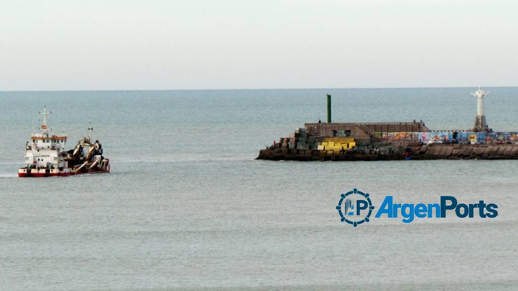 Se firmó el contrato para ejecutar el dragado de mantenimiento en Puerto Mar del Plata