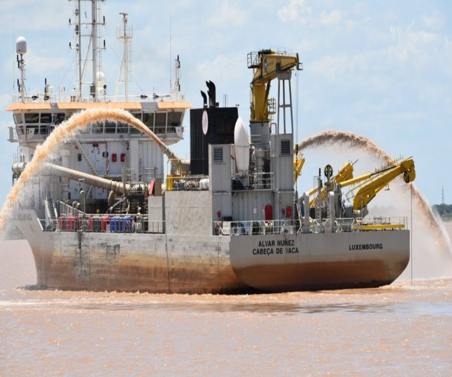 Alberto Fernández descartó que el Estado se vaya a hacer cargo del dragado de la Hidrovía