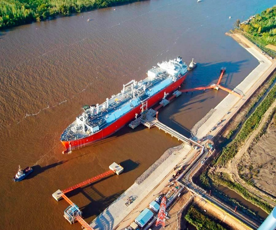 El regasificador de Escobar ya está operativo y en 25 días llegará el Explorer a Bahía Blanca