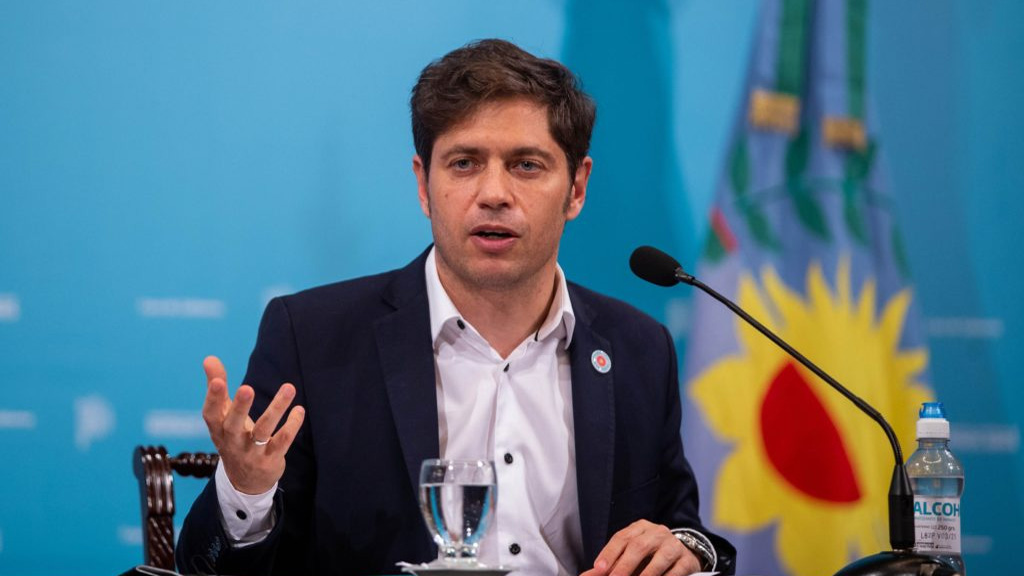 Kicillof: "El Estado tiene que tener el control completo y absoluto de sus vías navegables"