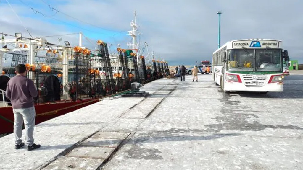 Desembarcaron los marineros con Covid en Comodoro y se levantó el paro en la pesca