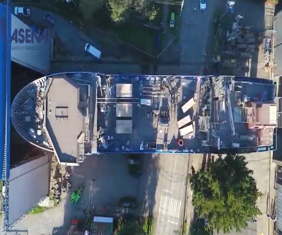 Mirá el video de un barco cruzando una calle en Chile