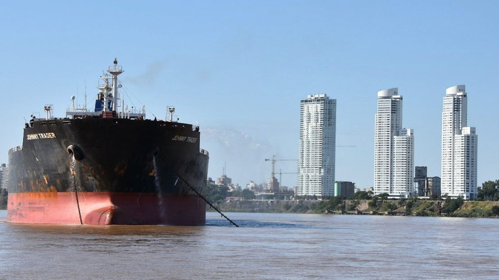 El Paraná se encamina hacia mínimos históricos y presenta un duro desafío a la navegación