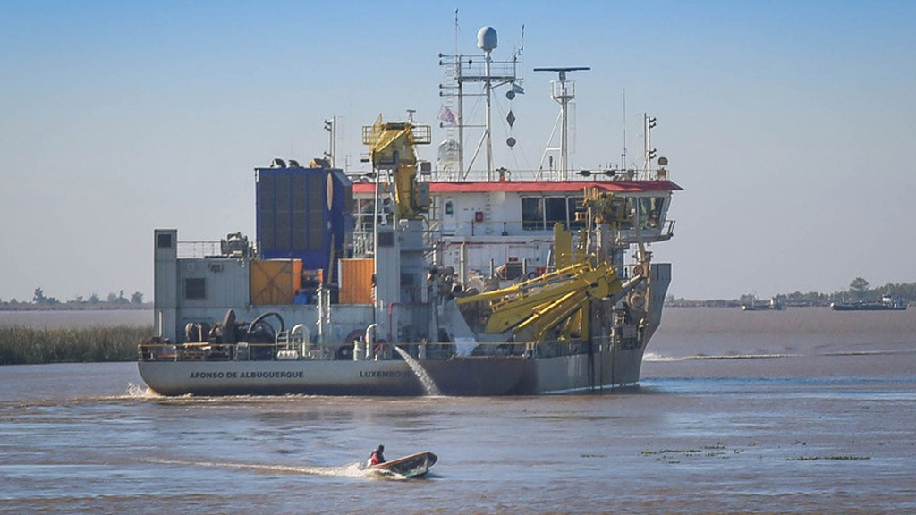 Jan de Nul anunció que inició importantes obras de dragado y ensanche en San Pedro