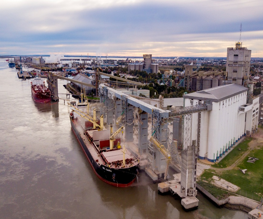 Más de 140 mil toneladas adicionales llegaron a Bahía Blanca por la bajante del Paraná