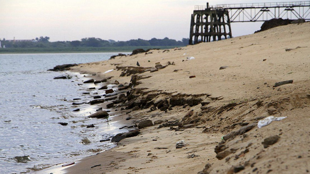 En fotos: el río Paraná volvió a batir su marca más baja en 50 años y julio será muy crítico