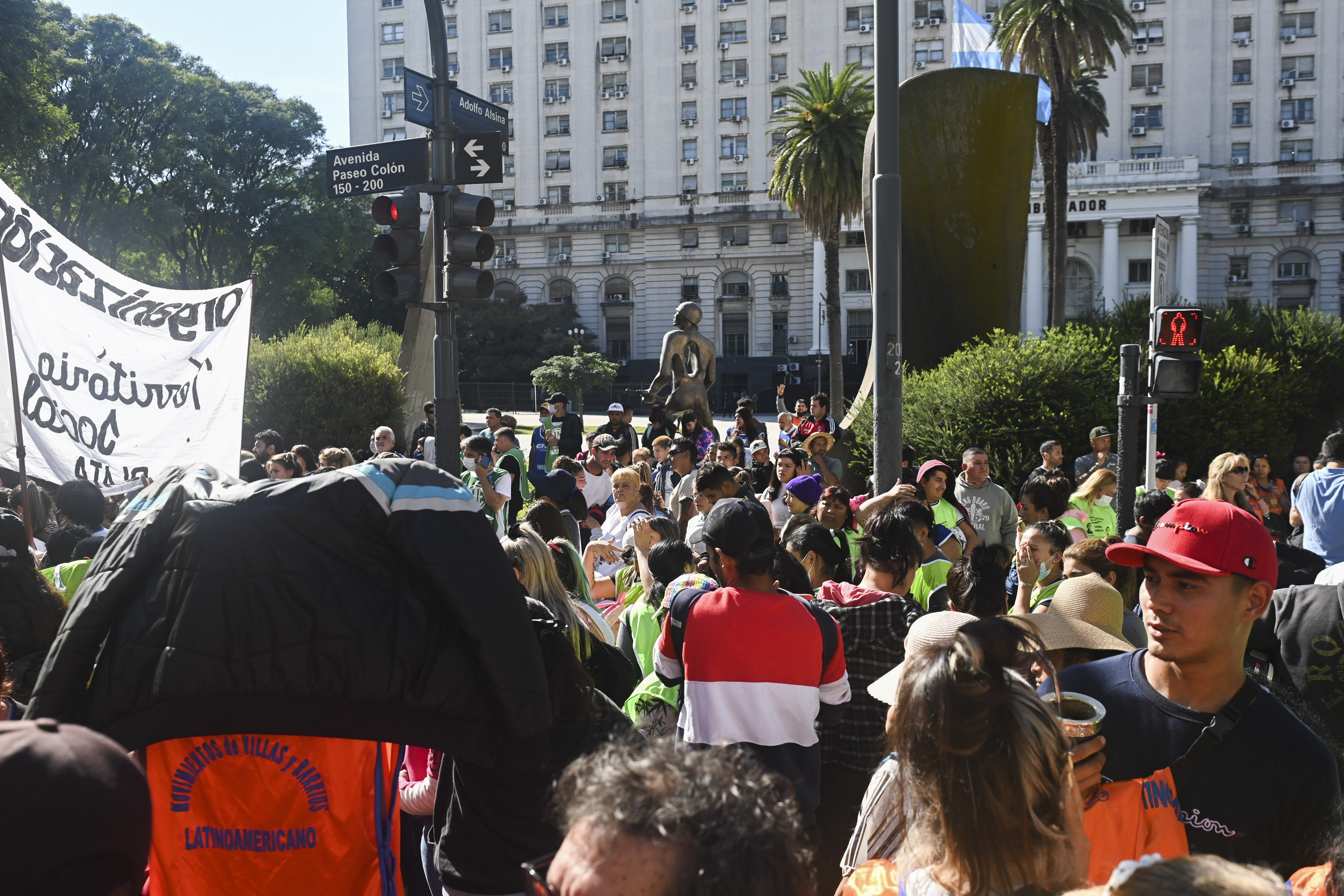 Marcha por el canal Magdalena