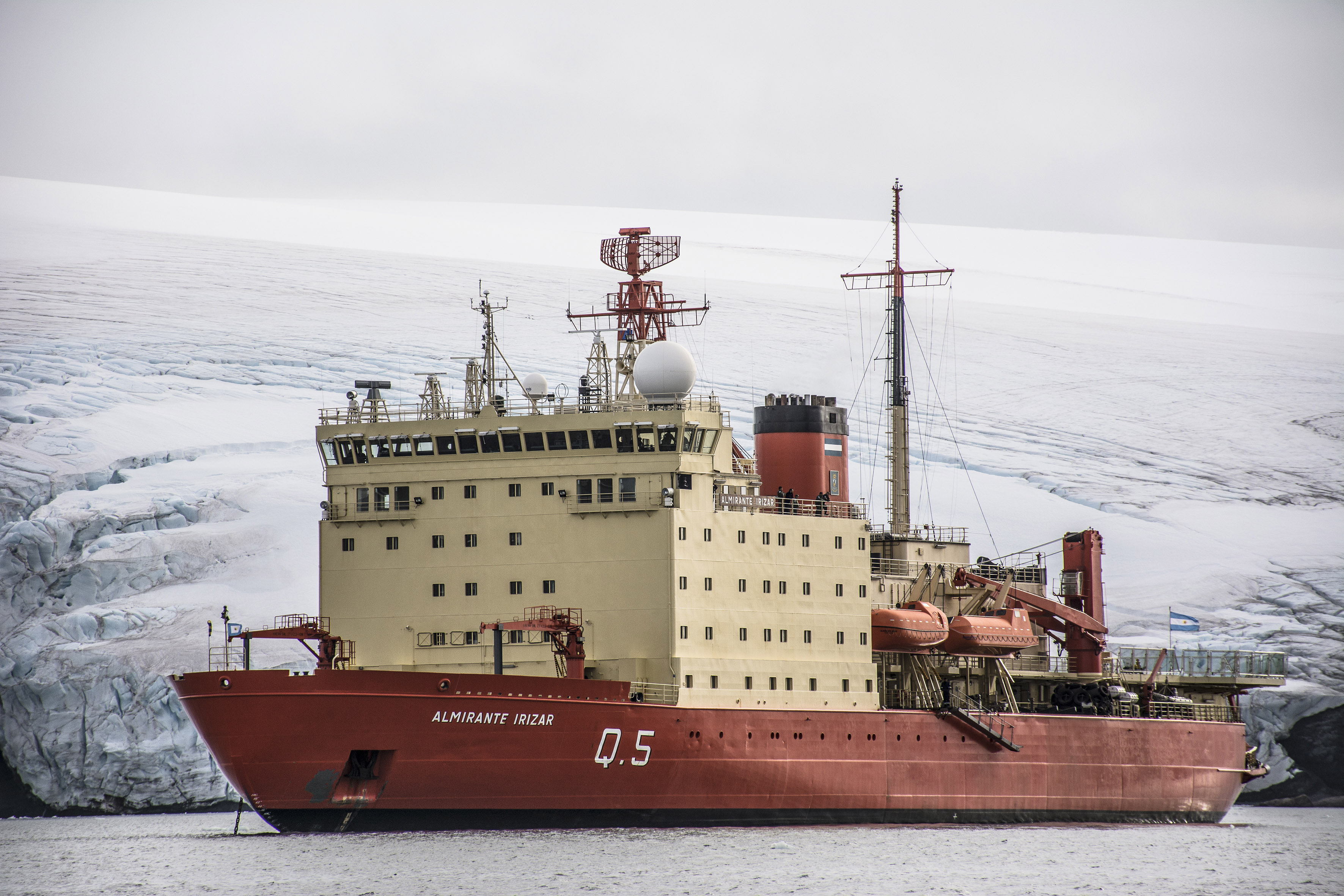 rompehielos almirante irizar